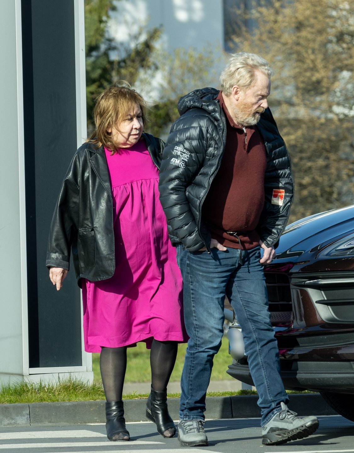 Daniel Olbrychski z żoną kupują nowy samochód