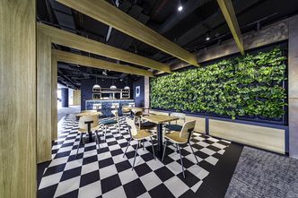 Przyszłość przestrzeni biurowych. Retrofit zamiast rozbiórki