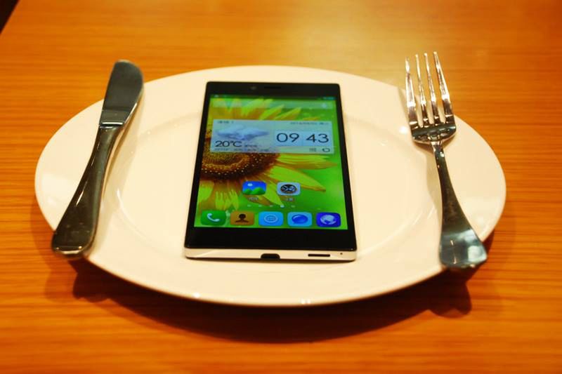 Oto kolejny idealny smartfon do selfie. iOcean X8 ma przednią kamerkę z autofocusem 4