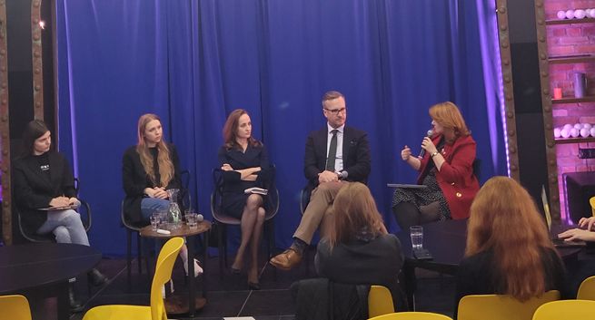 Dezinformacja wymierzona w kobiety. Fatalne skutki