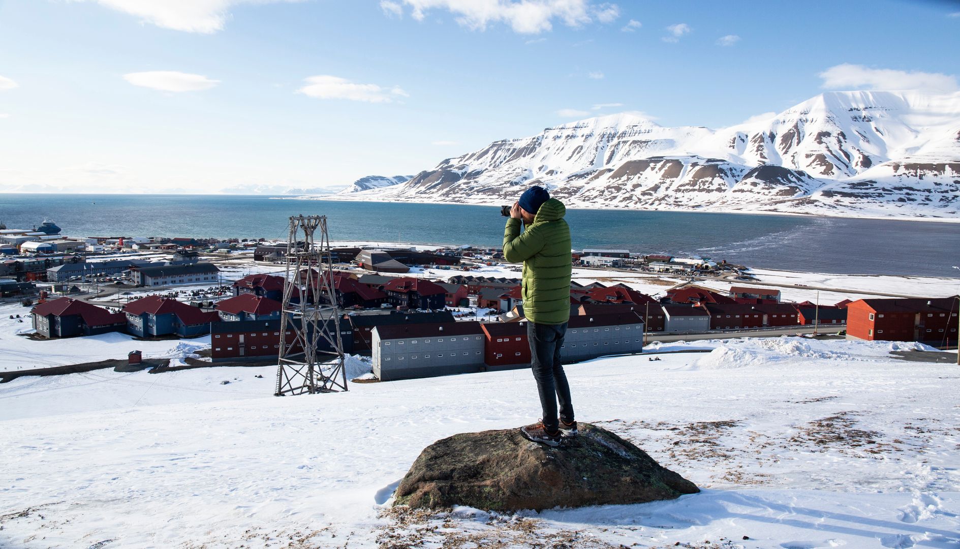Longyearbyen przyciąga turystów z całego świata