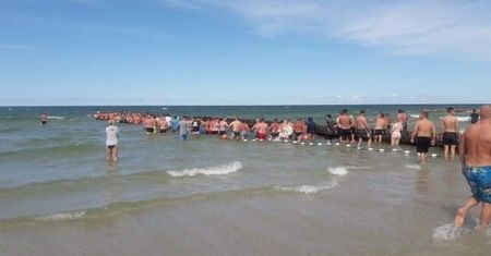 Łańcuch życia na plaży w Łebie. Poszukiwany chłopiec był zupełnie gdzie indziej
