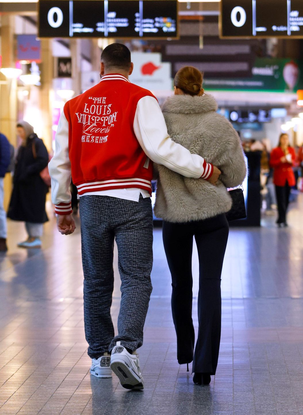 Wojciech Gola i Sofi "przyłapani" przez paparazzi