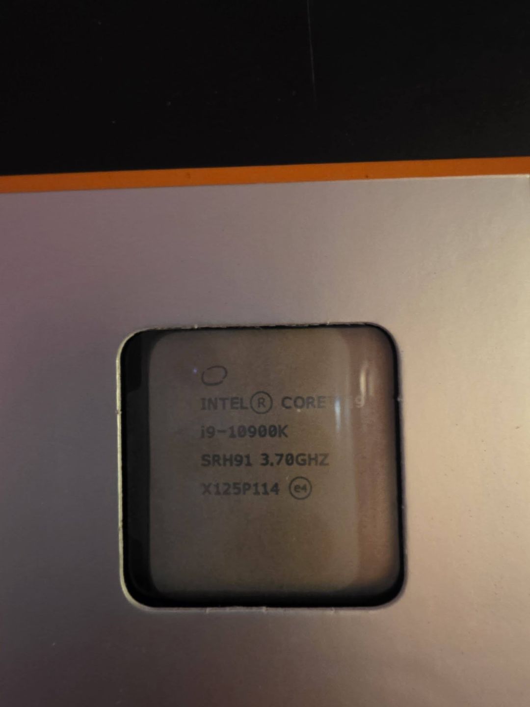 W opakowaniu znajdował się procesor Intel Core i9 10900K