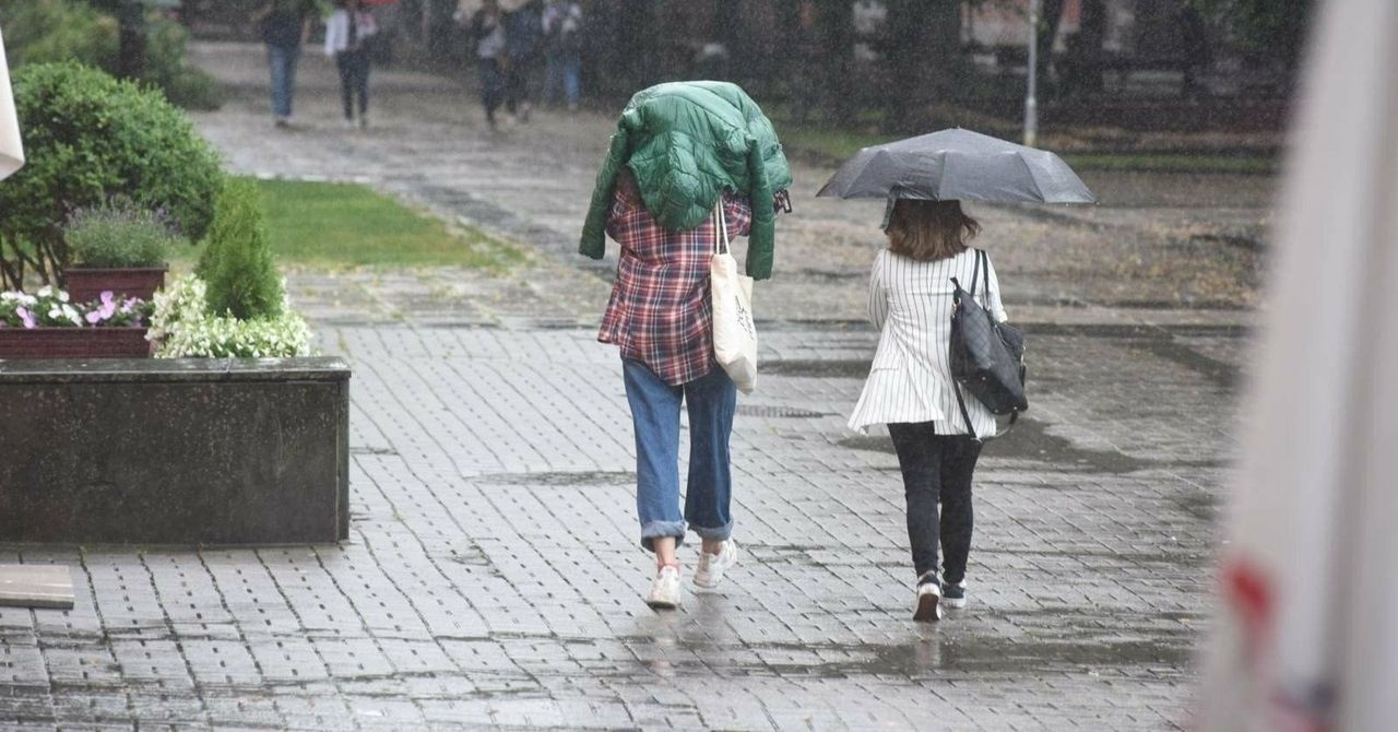 Koszalin: Intensywne opady deszczu oraz burze. Obowiązuje ostrzeżenie!