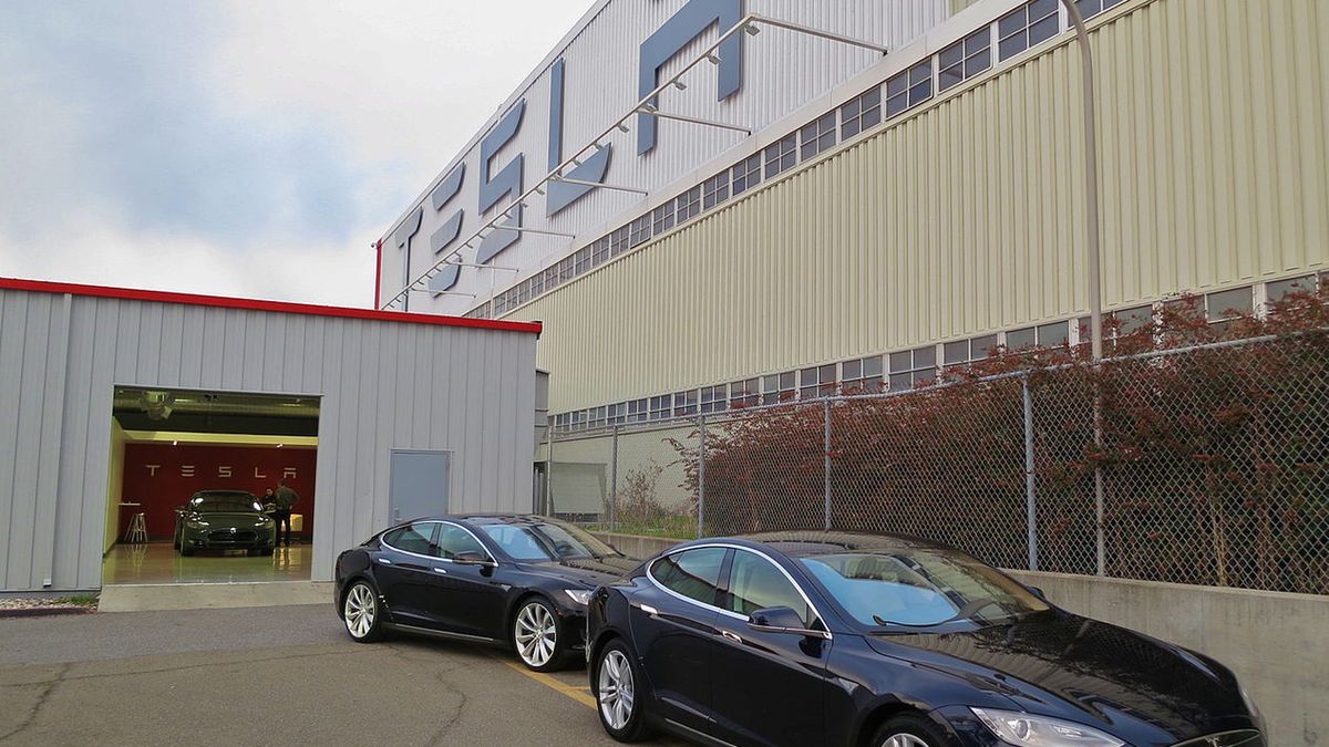 Tesla wstrzymuje produkcję Modelu 3. Kalifornijska fabryka we Fremont stanęła