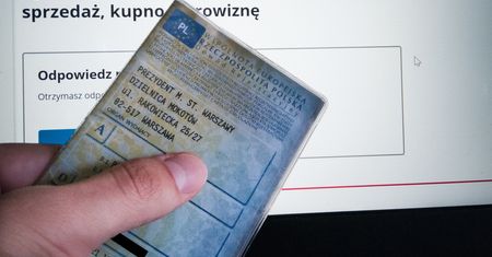 Zgłoszenie zbycia lub nabycia pojazdu przez internet. Jak to zrobić?