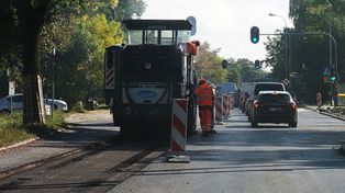 Łódź: Remont Brzezińskiej. Ruch został przeniesiony na nowo wyasfaltowaną połówkę jezdni
