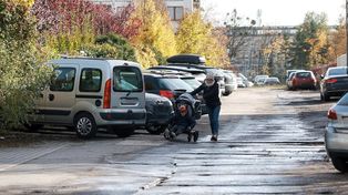 Poznań: "Dzieci boją się chodzić po zmroku". Ulica Budziszyńska wygląda jak po kataklizmie