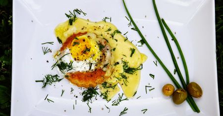 Jajko po francusku. Pyszny sposób na śniadanie