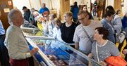 Noc Muzeów w Słupsku pod znakiem PRL. Zabytkowe auta, dobranocki i potańcówka [ZDJĘCIA]