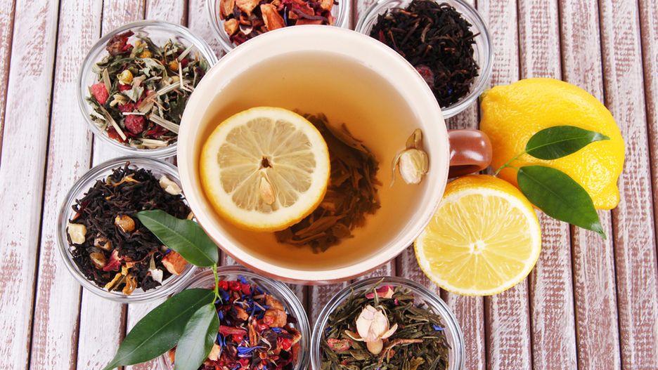 Jaką herbatę pić w ciąży? Sprawdź, jakie gatunki możesz pić bez obaw, a których lepiej unikać