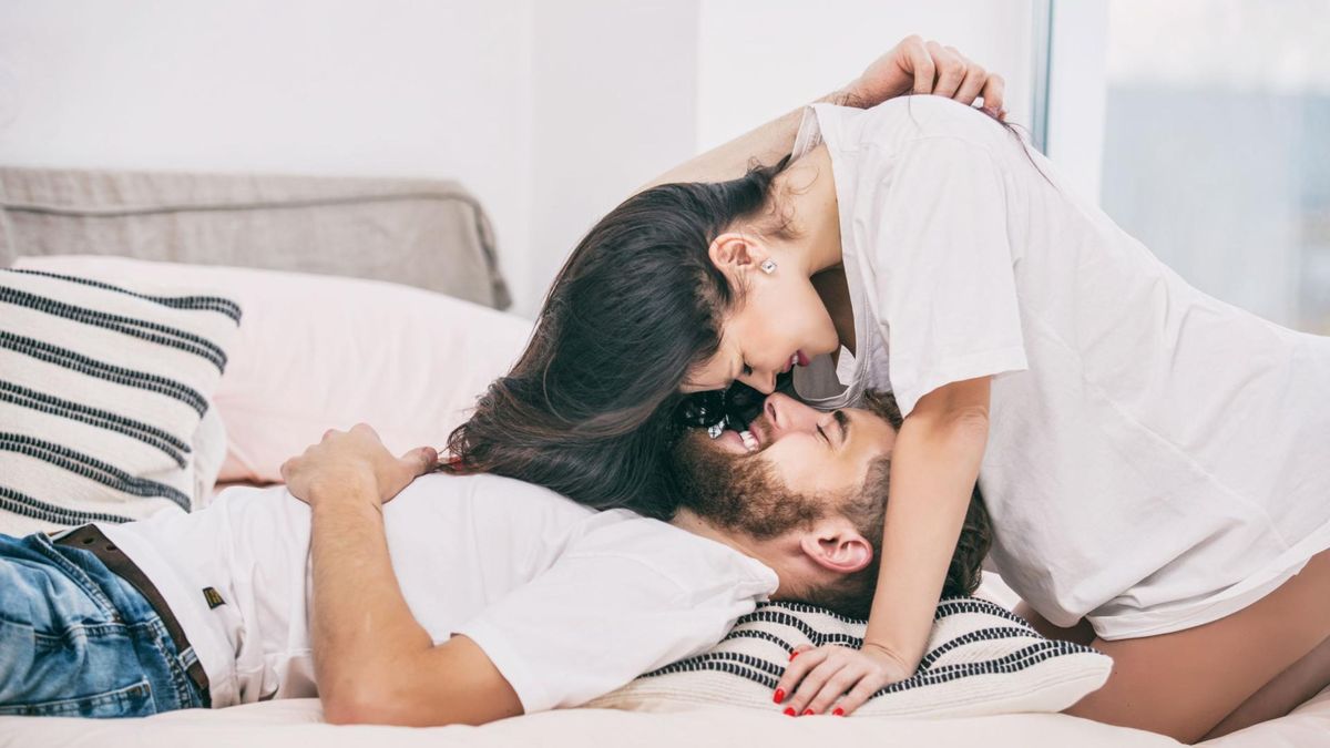 Zabawy seksualne pozwalają urozmaicić życie erotyczne i przełamać monotonię stosunków seksualnych.