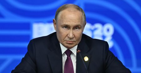 Rubel pikuje do najniższego poziomu od początku wojny w Ukrainie
