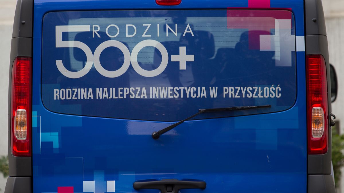 Rząd chce odebrać obsługę 500+ samorządom i oddać ją w ręce ZUS-u.