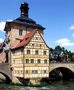 Bamberg: miasto-szczęściarz. Jaka jest historia tego bawarskiego, zabytkowego ośrodka i dlaczego Bamberg zachwyca nas swoją architekturą?