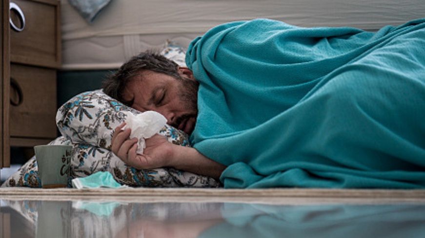 Charakterystyczne objawy zapalenia zatok mogą być pierwszymi oznakami zakażenia koronawirusem.