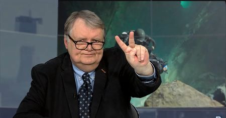 Prezenter TV Republika "odleciał" na wizji. "No to co, że stary i niemiecki"