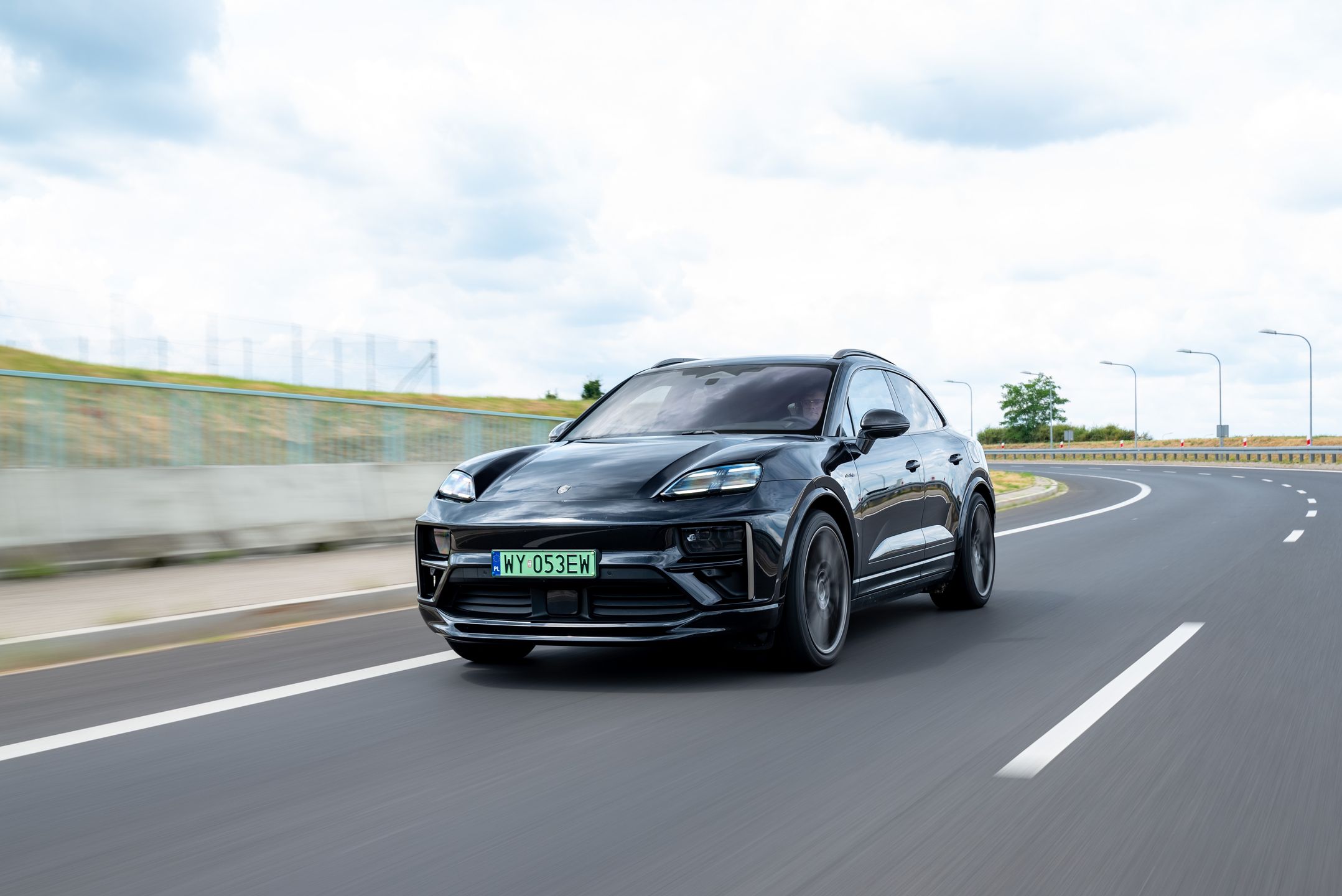 Porsche Macan Turbo EV