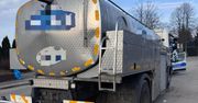 Radzanowo: Z jadącej ciężarówki lało się mleko. Zbiornik był dziurawy