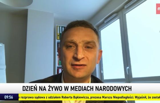 Stacja Bąkiewicza ruszy bez decyzji KRRiT. „Koncesja nie jest dobrem rzadkim”
