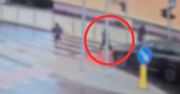 Kierowca bmw potrącił 70-latkę. Wszystko nagrał monitoring