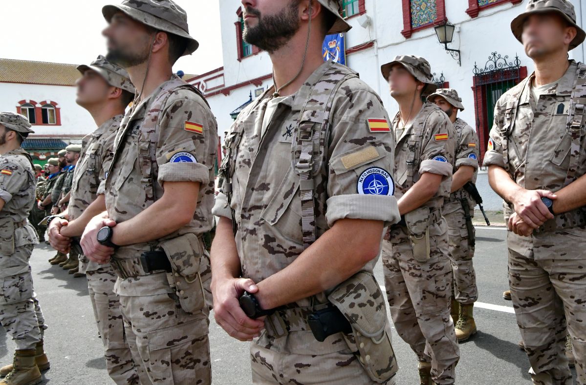 Hiszpańscy żołnierze zmieniają płeć dla korzyści? Kontrowersje wokół uproszczonej samoidentyfikacji