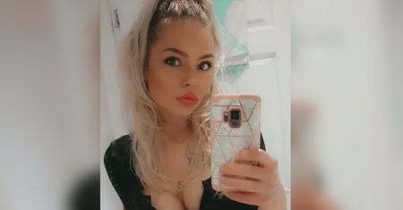 Skandal w samolocie. Nagle zaczęła się rozbierać. Brytyjka przed sądem