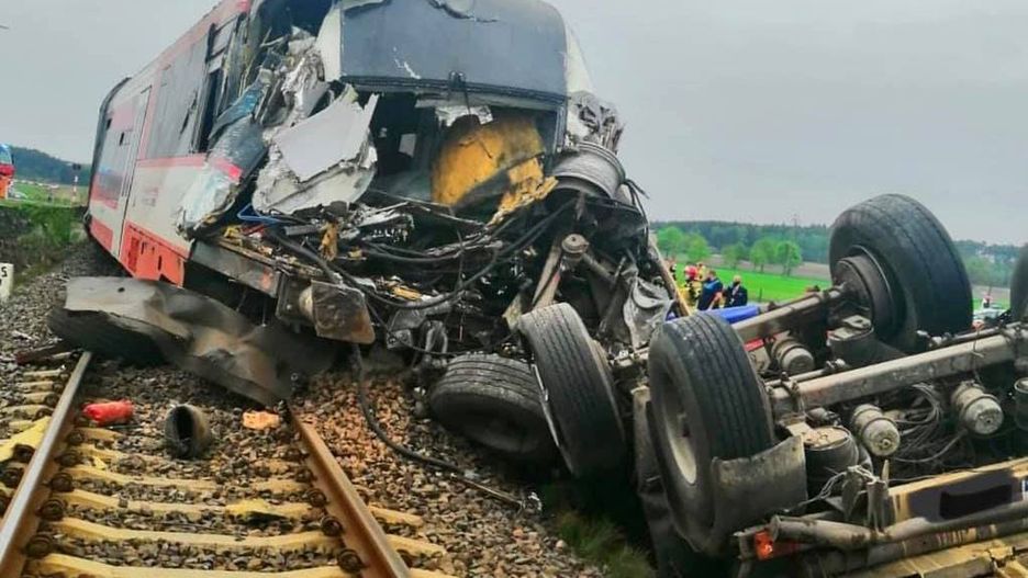 Bolechowo. Wypadek na przejeździe kolejowym. Na miejscu służby 
