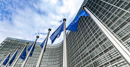 Unia wypowiada wojnę fałszywym narracjom