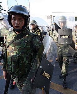 Wojsko idzie na protestujących