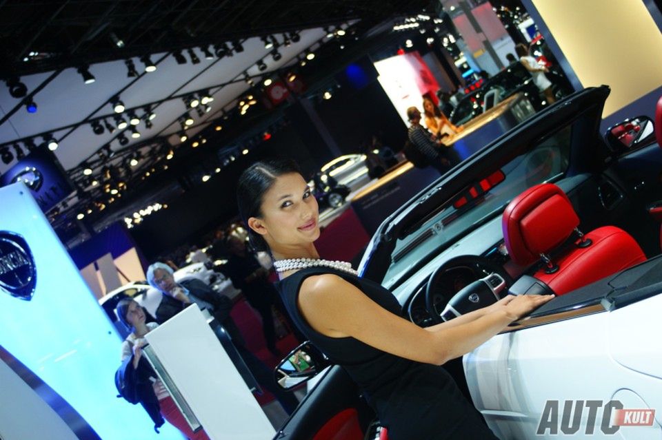 Hostessy z Paris Motor Show 2012 [galeria] 137