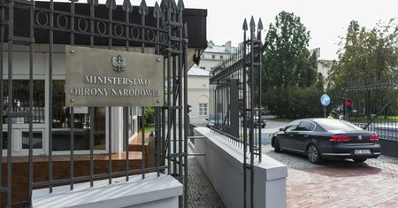 Zawiadomienie ws. byłego szefa MON. "Zdrada dyplomatyczna"
