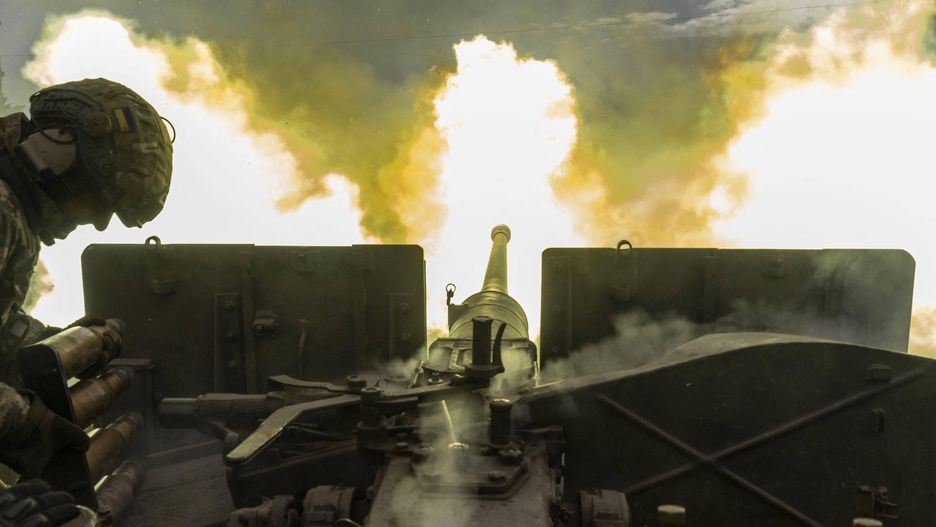 Military mobility continues in Bakhmut frontline
BAKHMUT, UKRAINE - APRIL 02: Ukrainian servicemen fire an artillery shell near the frontline area amid the Russia-Ukraine war, in Bakhmut, Ukraine on April 02, 2023. Muhammed Enes Yildirim / Anadolu Agency/ABACAPRESS.COM 
Dostawca: PAP/Abaca
AA/ABACA
GPS, Military Vehicle, Prevention, Tank, agresja Rosji, atak Rosji na Ukrain�, inwazja, inwazja rosyjska, konflikt zbrojny, rosyjska, rosyjski, sytuacja na Ukrainie, sytuacja w Ukrainie, Wojna na Ukrainie, wojna w Ukrainie, wok� Ukrainy