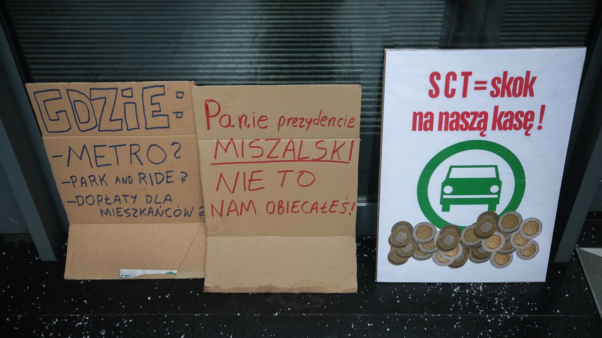 Protest przed rozprawą ws. uchwały o strefie czystego transportu