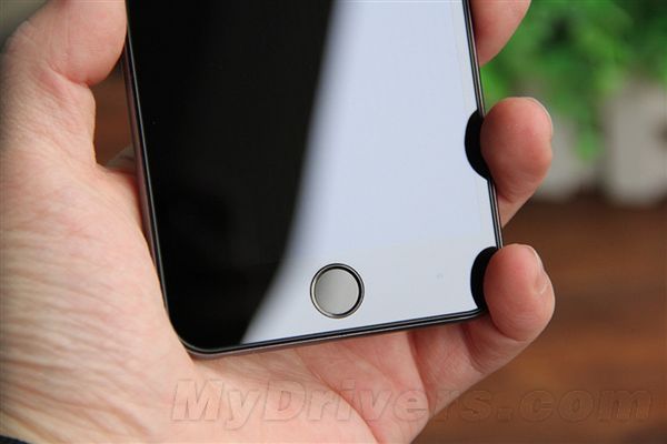 Czy podróbki mogą być premium? Oto androidowy klon iPhone'a 6, którego nie wygniesz i nie porysujesz 9