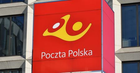 Krytykują Pocztę za "horrendalnie drogą usługę". "Cena całkowicie zawyżona"