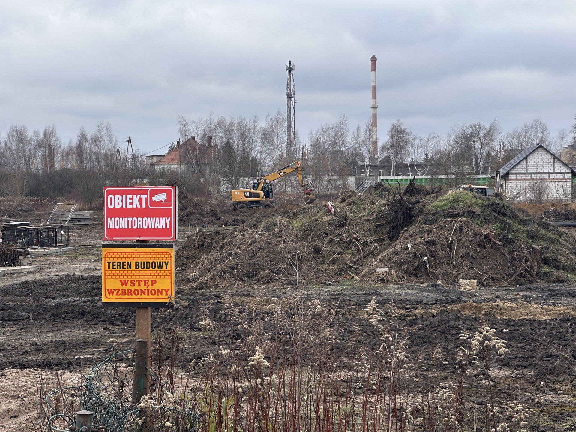W połowie grudnia rozpoczyna się trzymiesięczna kontraktowa przerwa zimowa na budowach, mimo to wykonawca planuje wykonywanie tych robót, na które pozwolą warunki atmosferyczne.