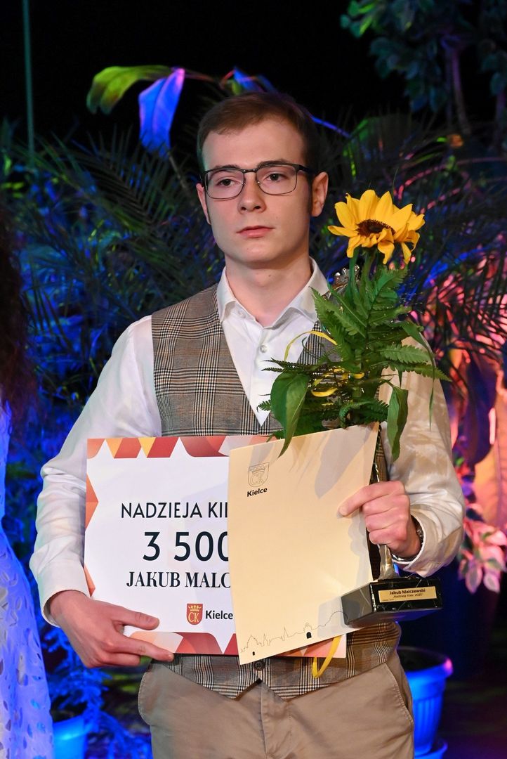 Jakub Malczewski - absolwent V Liceum Ogólnokształcącego im. ks. Piotra Ściegiennego o profilu ekonomicznym