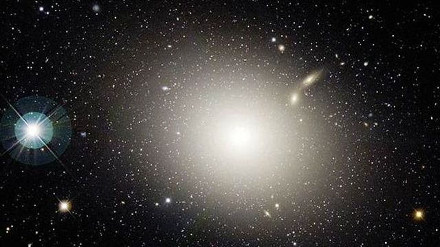 Jak zważyć czarną dziurę? 1