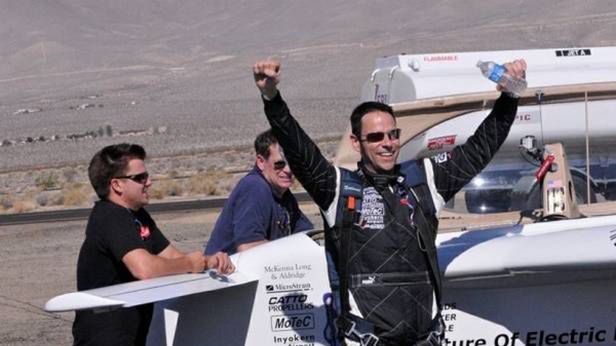 Chip Yates ustanowił kolejny rekord. Jak szybko może lecieć elektryczny samolot? 1