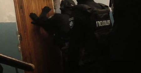 Policja zatrzymała oszusta. Okradał ukraińskich żołnierzy