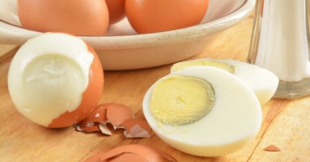 Wokół żółtka pojawiła się sina obwódka? Wielu nie wie, co oznacza i się jej brzydzi
