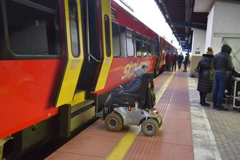 Gorzów: Pociągi do Poznania już ruszyły, ale nie dla niepełnosprawnych