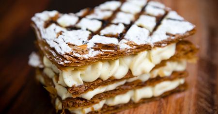 Napoleonka w 10 minut. Przepis hitem TikToka
