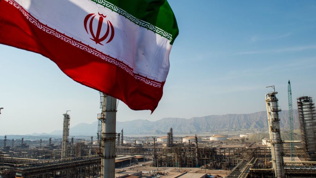 Iran To Meet Own Gasoline Needs After Persian Gulf Star Refinery Expansion
An Iranian national flag flies above the new Phase 3 facility at the Persian Gulf Star Co. (PGSPC) gas condensate refinery in Bandar Abbas, Iran, on Wednesday, Jan. 9. 2019. The third phase of the refinery begins operations next week and will add 12-15 million liters a day of gasoline output capacity to the plant, Deputy Oil Minister Alireza Sadeghabadi told reporters. Photographer: Ali Mohammadi/Bloomberg via Getty Images
Bloomberg
Eastern, Iranian, Crude Oil, EMEA, Fossil Fuels, Markets, Energy, Business Finance and Industry, Iran