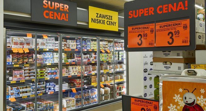 Kilkadziesiąt sklepów Biedronka omija już zakaz handlu w niedziele dzięki umowie z Pocztą Polską