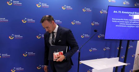 Rzecznik Praw Dziecka polubił kontrowersyjny komentarz. Biuro tłumaczy to jako "błąd techniczny"