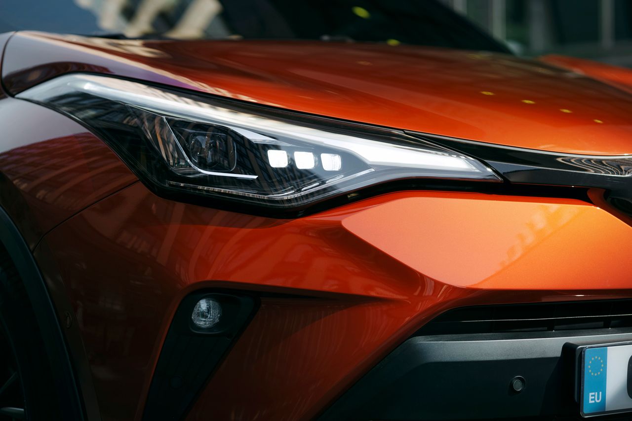 Toyota C-HR 2020: ulubiony crossover Polaków dynamiczniejszy niż kiedykolwiek