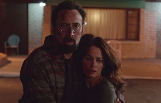 Nicolas Cage podgląda kobiety w filmie "Looking Glass"